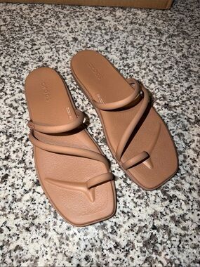 Women’s Croc Sandals